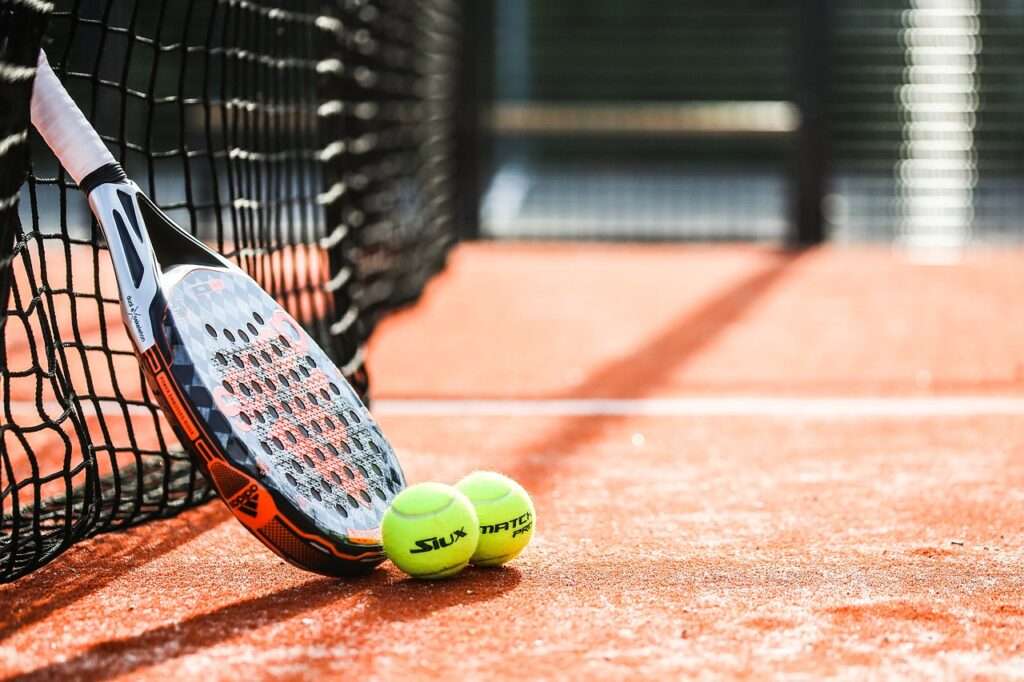 faire du padel à la retraite