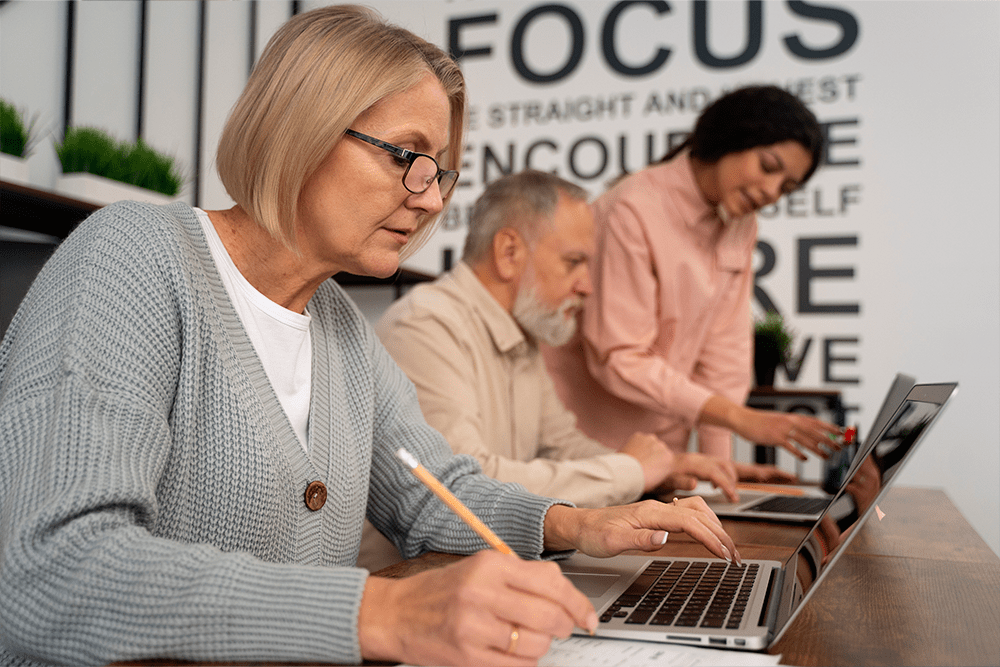 Seniors et digitalisation : favoriser l’inclusion numérique