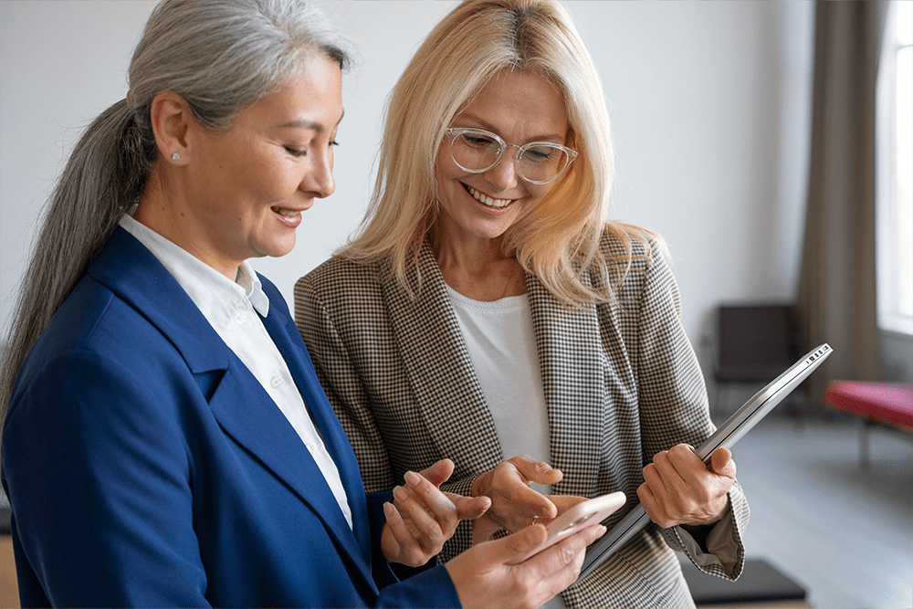 Valoriser les seniors dans la communication interne
